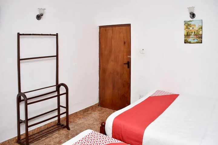 Room 6 of 15
