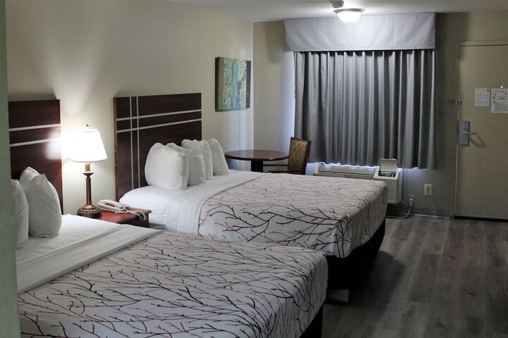 Comfort 2 Queen Beds (3 of 7)