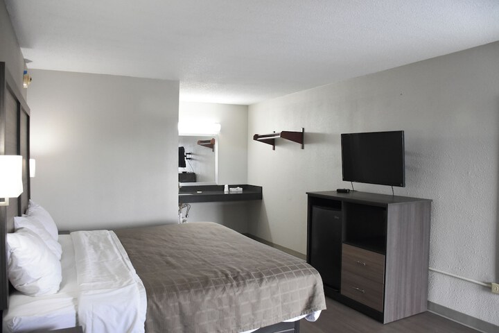 Room 10 of 27
