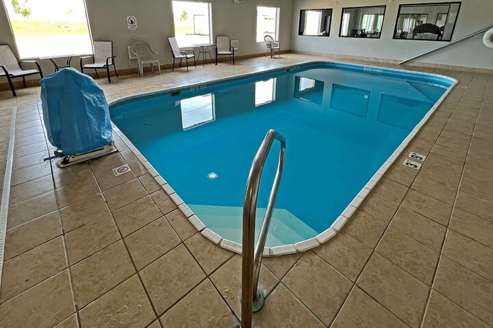 Pool Hotel