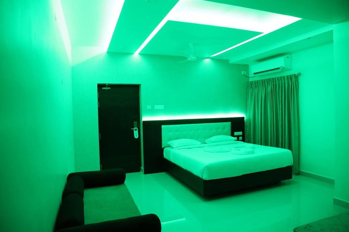 Room 12 of 26