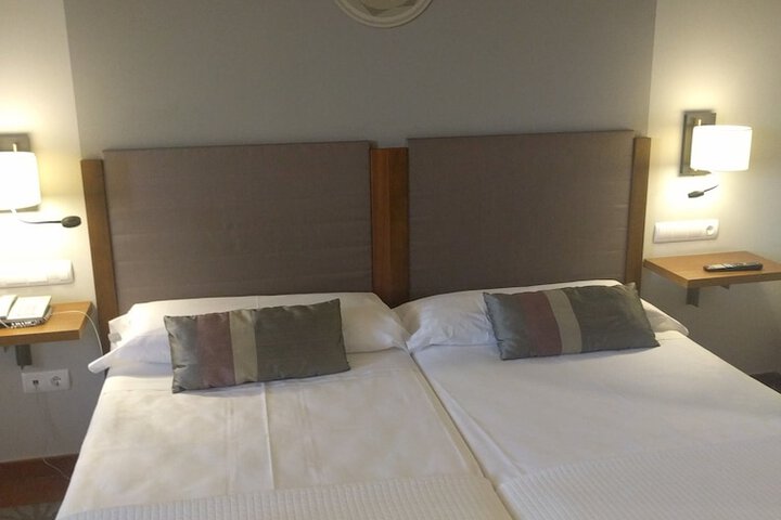 Room 15 of 97