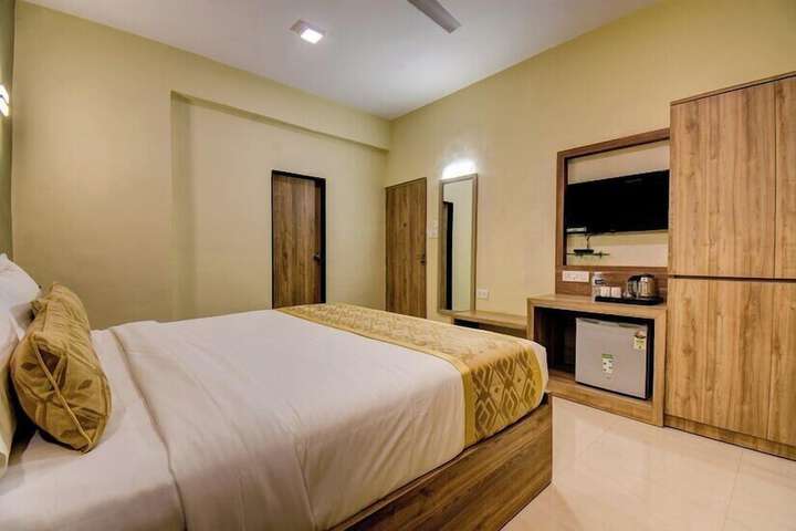 Room 7 of 15