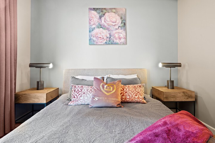Room 9 of 108