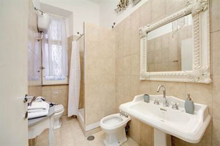 Room 4 of 29