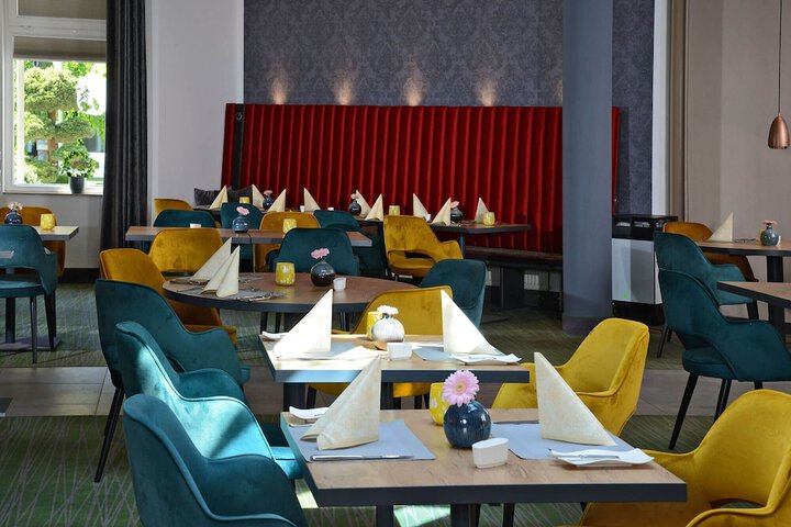 Dining 43 of 71