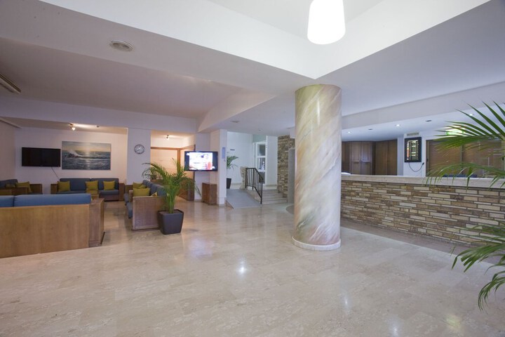 Guest Lobby