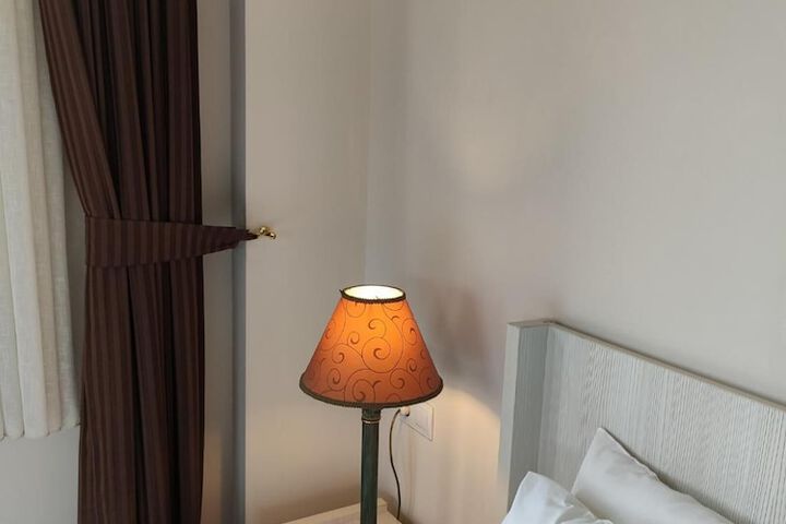 Room 15 of 53