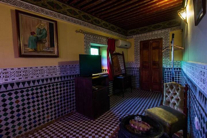 Room 22 of 52
