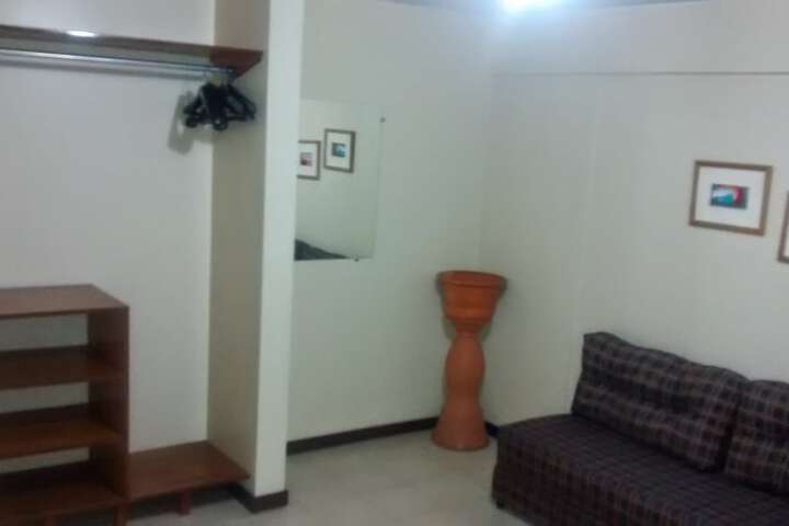 Room 10 of 47