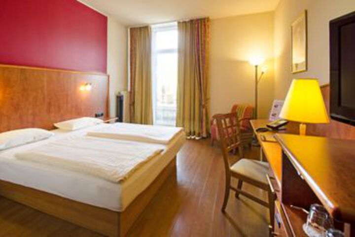 Room 47 of 84
