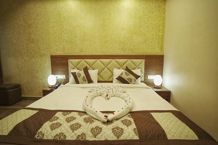 Room 15 of 30