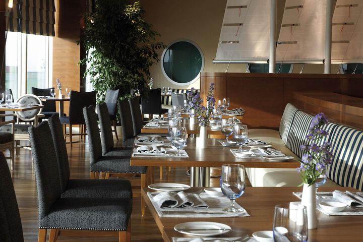 Dining 91 of 136