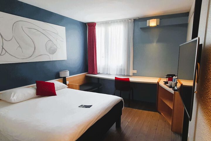 Room 11 of 82