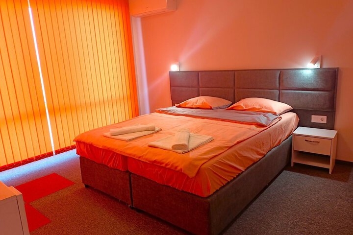 Room 16 of 30