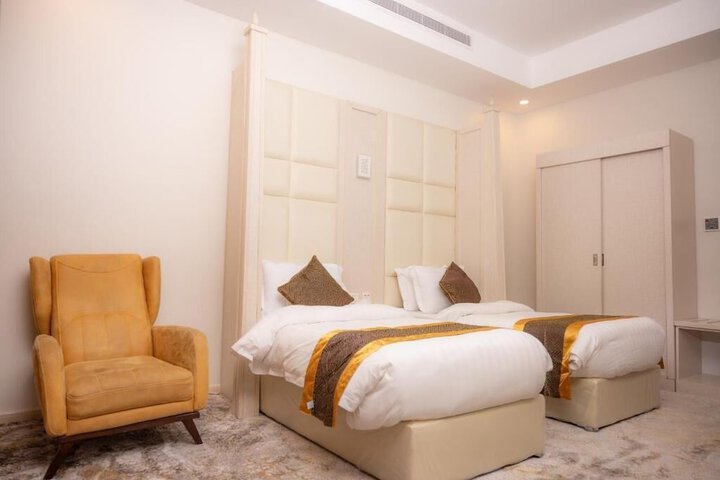 Room 8 of 24