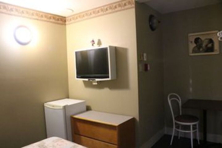 Room 38 of 54