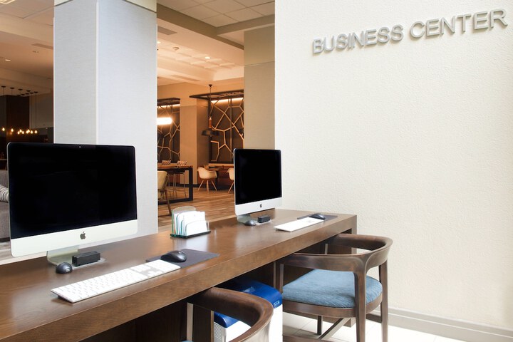 Business Center 66 of 73