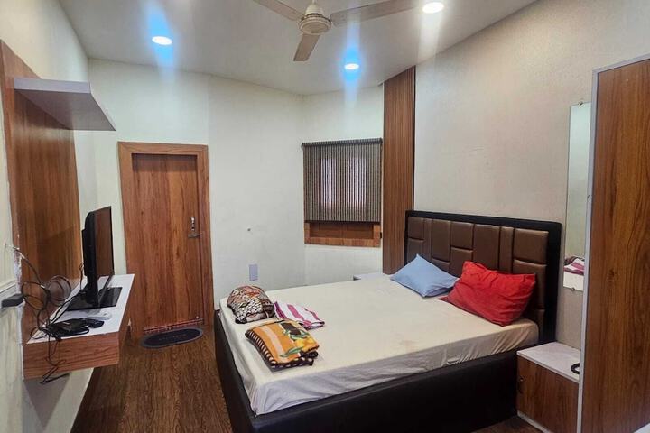 Room 10 of 25