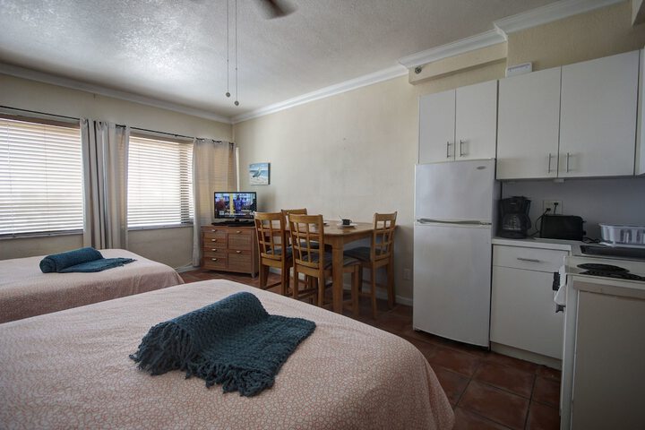 Room 6 of 244
