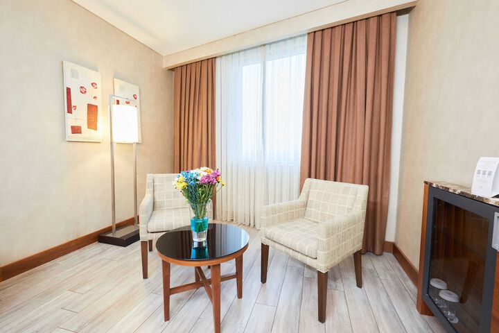 Room 8 of 73