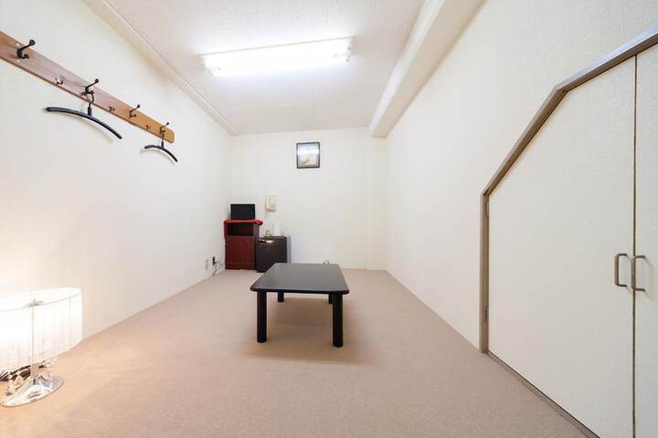 Room 11 of 74