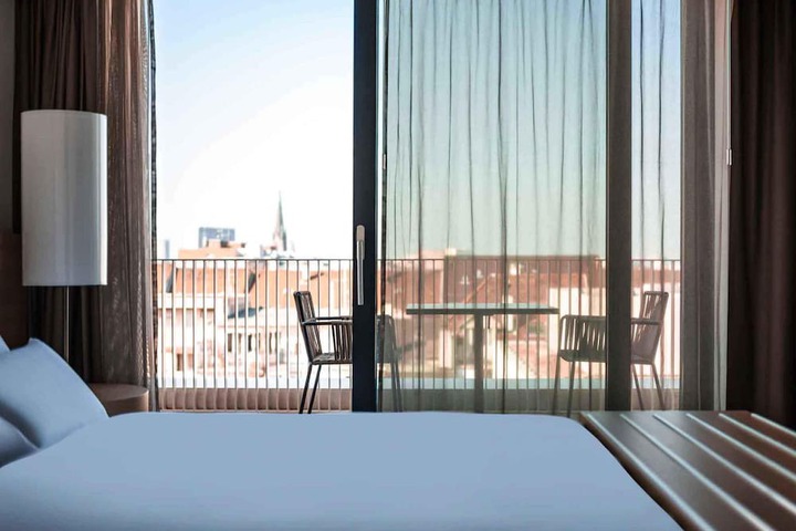 Hotel 64 of 65