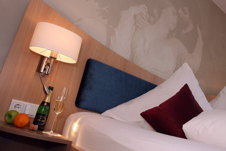 Room 3 of 119