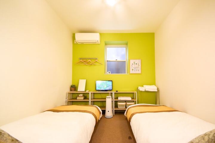 Room 20 of 97