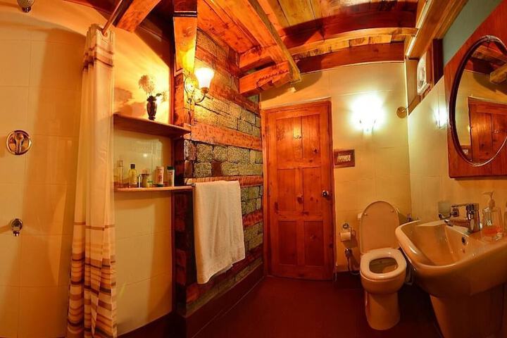 Room 12 of 36