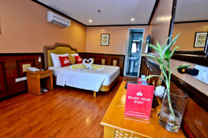 Room 9 of 23