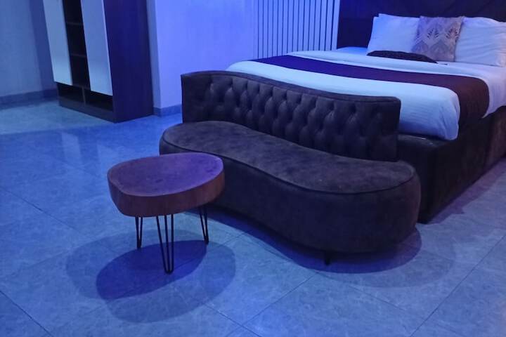 Room 47 of 104