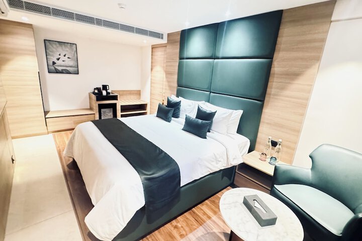 Room 8 of 29