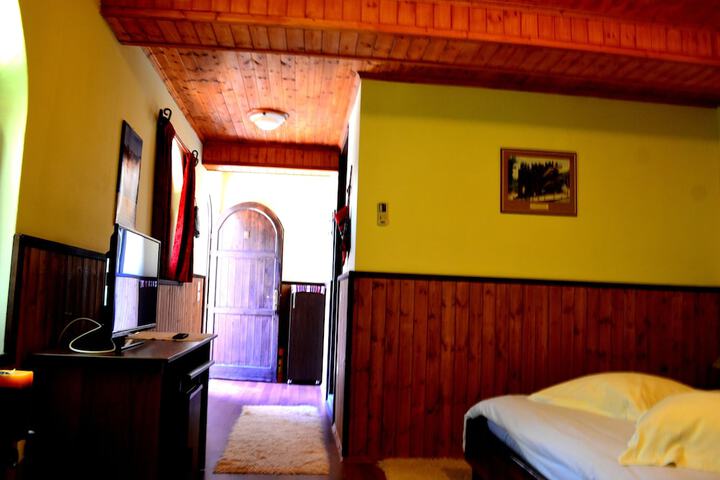 Room 8 of 139