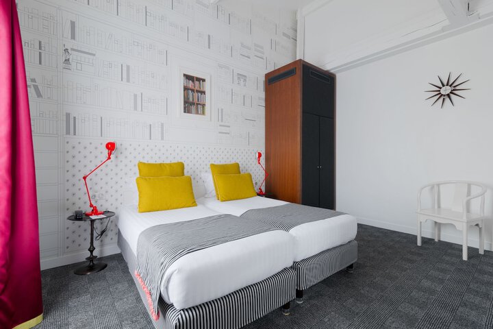 Room 16 of 42