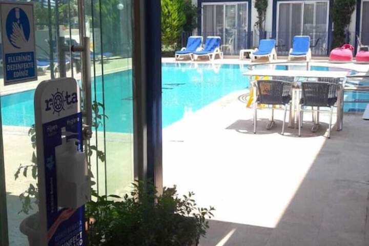 Pool 80 of 105