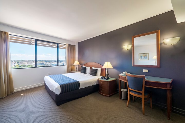 Room 4 of 39