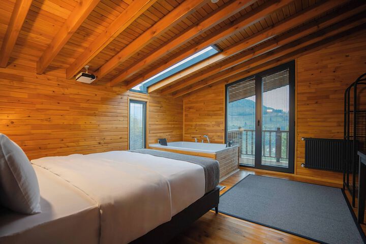 Room 2 of 41