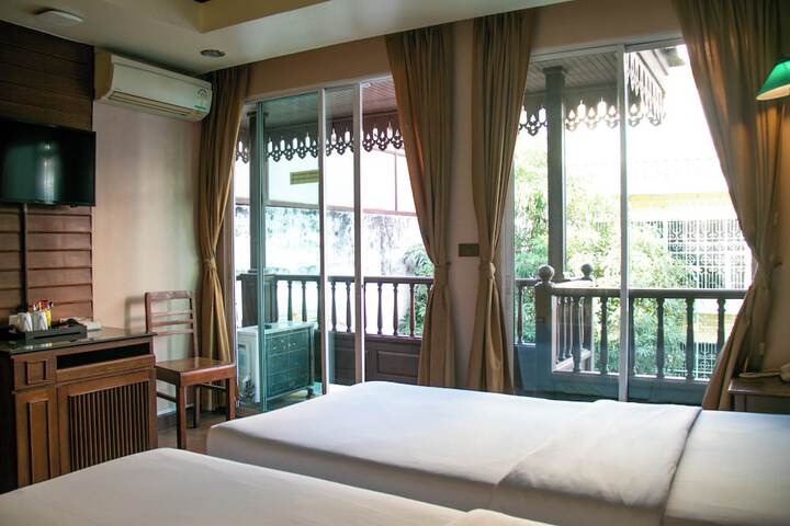 Room 30 of 157