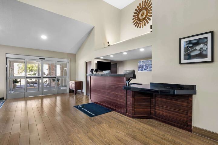 Hotel Interior 4 of 36