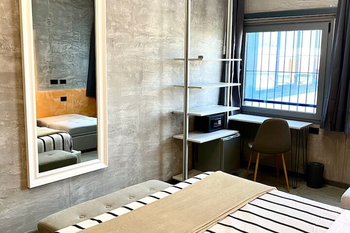 Room 13 of 52