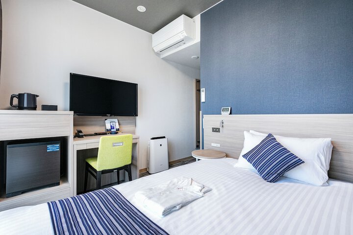 Room 13 of 50