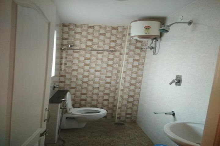 Room 2 of 7