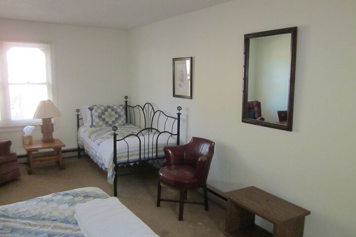 Room 6 of 42