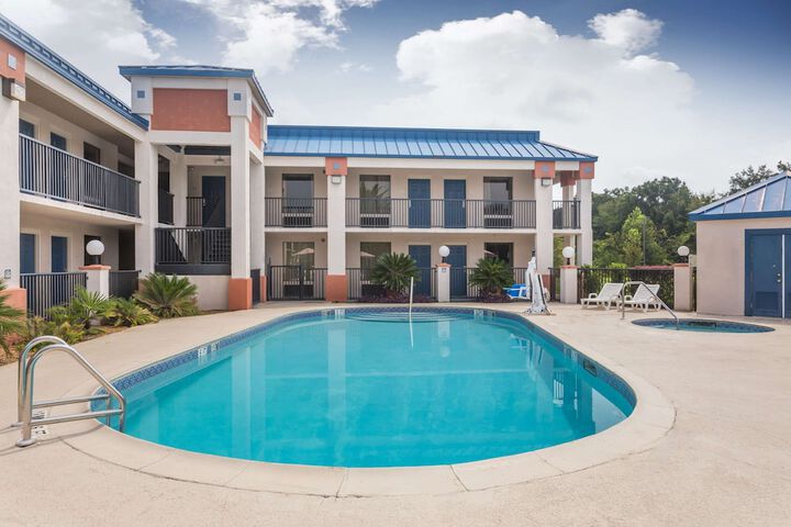 Pool 8 of 13