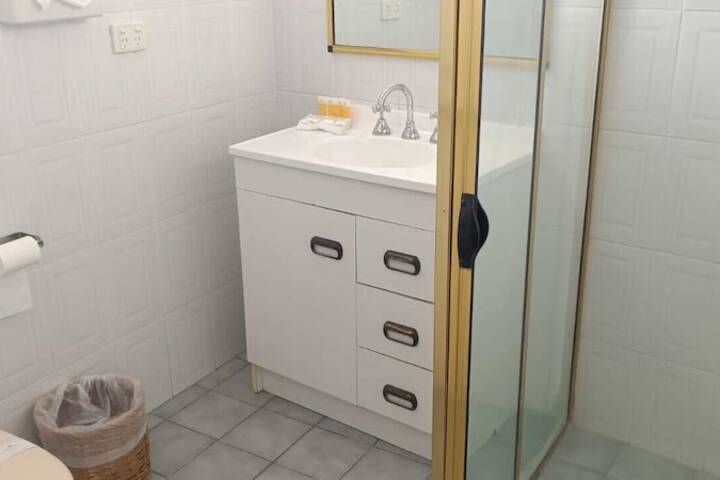 Room 14 of 28