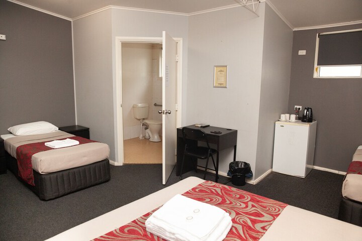 Room 15 of 46