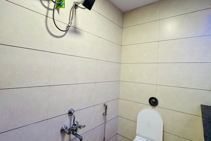 Room 9 of 27