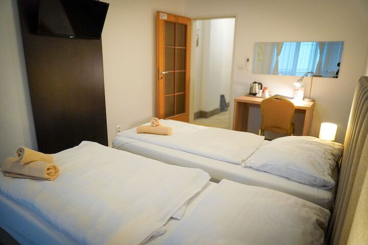 Room 64 of 89