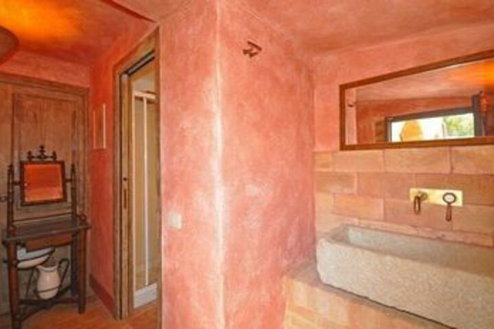 Room 2 of 26
